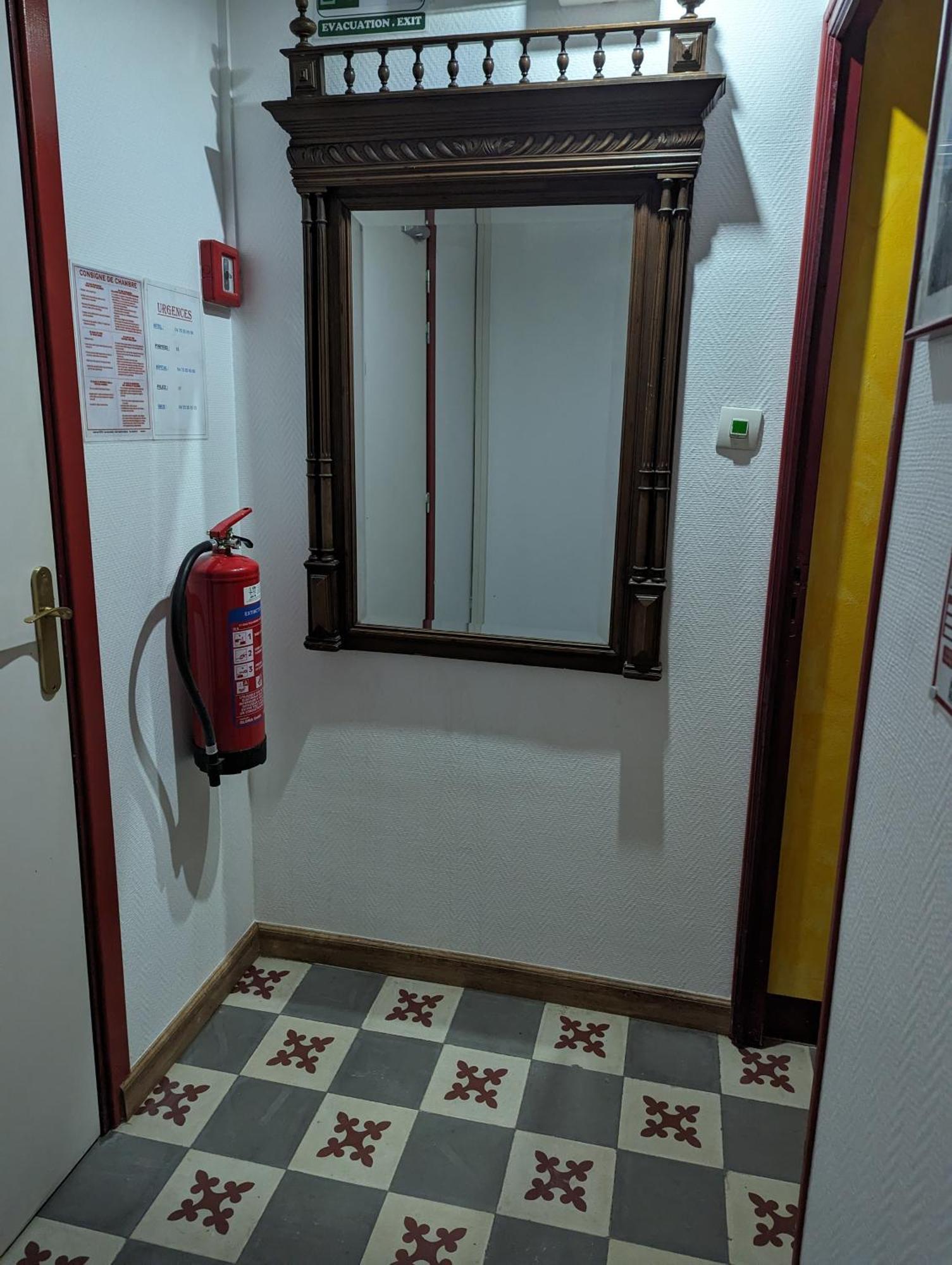Auberge Des Pins Aubenas Esterno foto