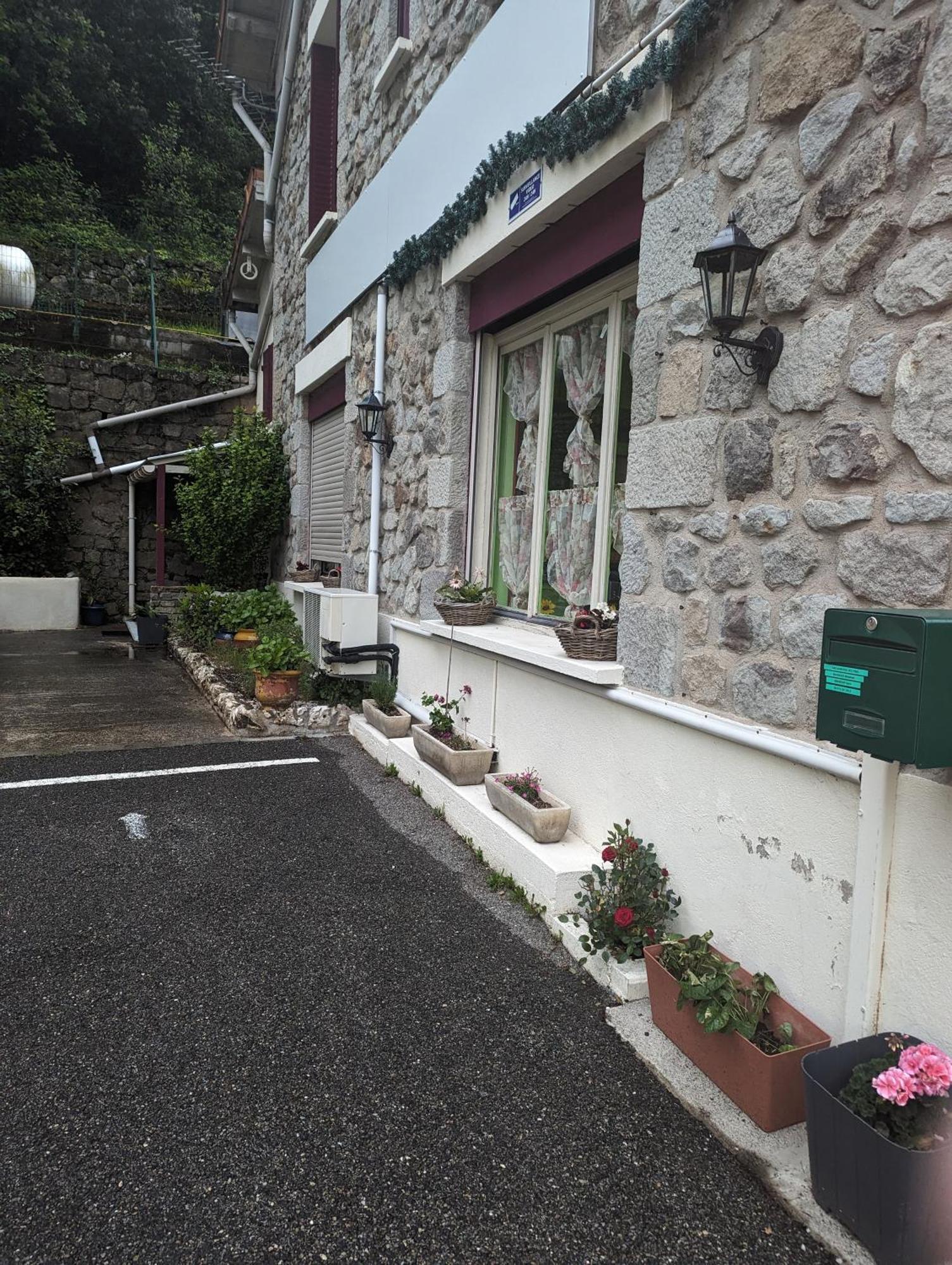 Auberge Des Pins Aubenas Esterno foto